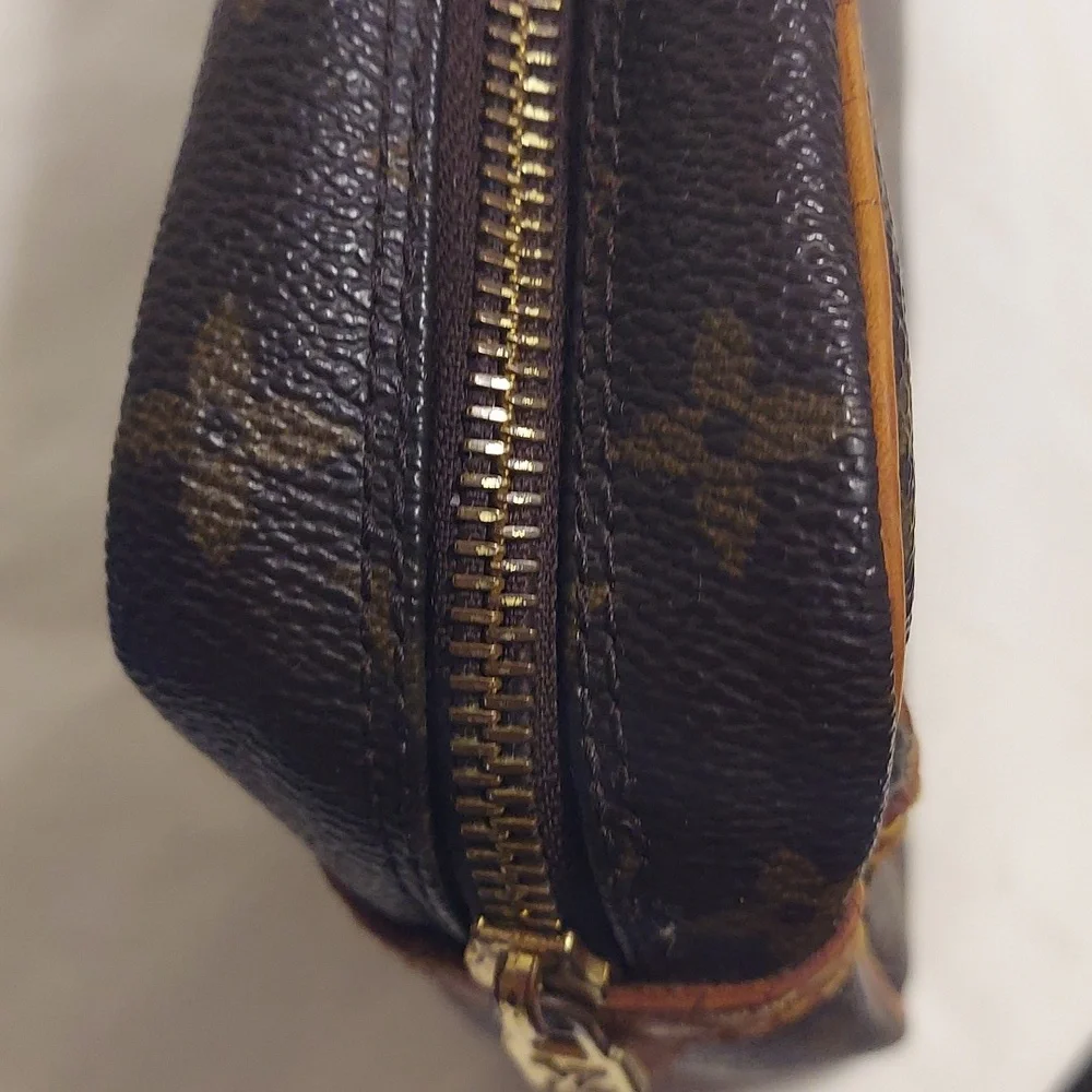AUTHENTIC Louis Vuitton Vintage Monogram Compiegne Clutch Cosmetic Bag Pouch